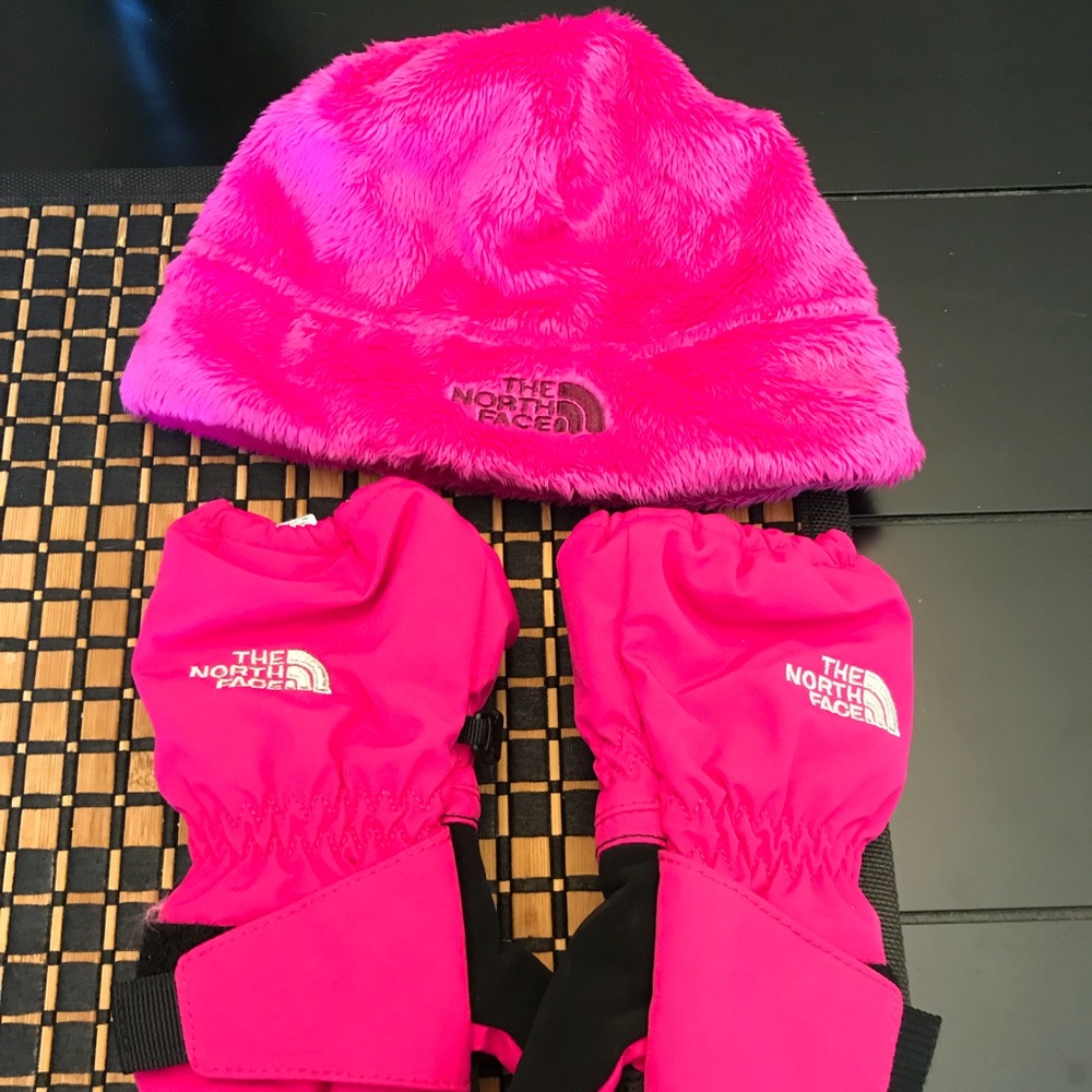 North Face beanie and mitts set